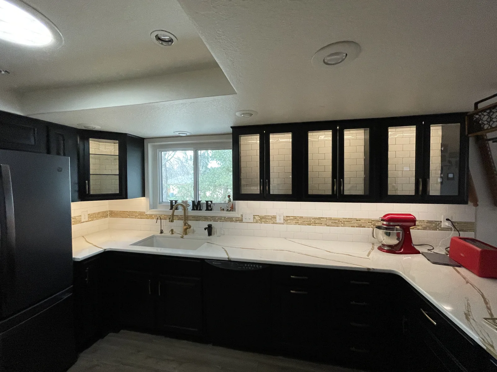 Finished Coeur d'Alene-area kitchen remodel with cabinet and recessed lighting